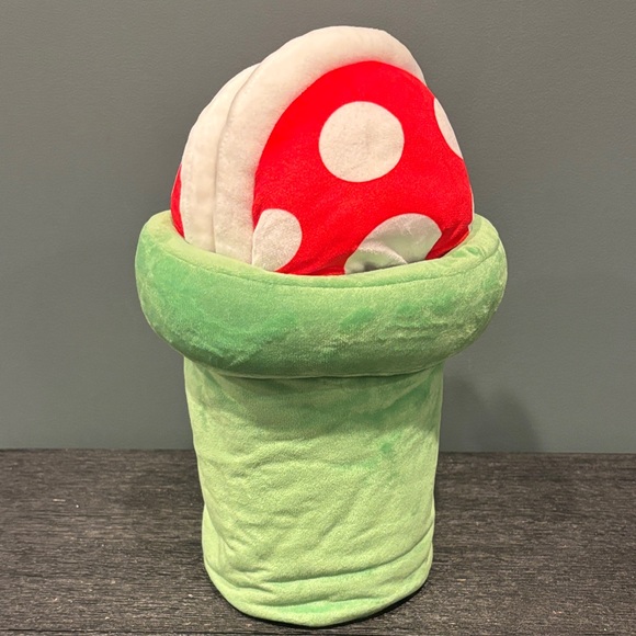 Piranha Plant from Mario Slippers With Holder Fits up to Men’s 10 and Women’s 10 - Picture 1 of 5